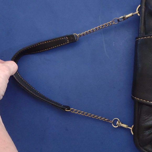 Kate Landry like new black  Leather Hobo Bag with gold clasp closure - Picture 6 of 9